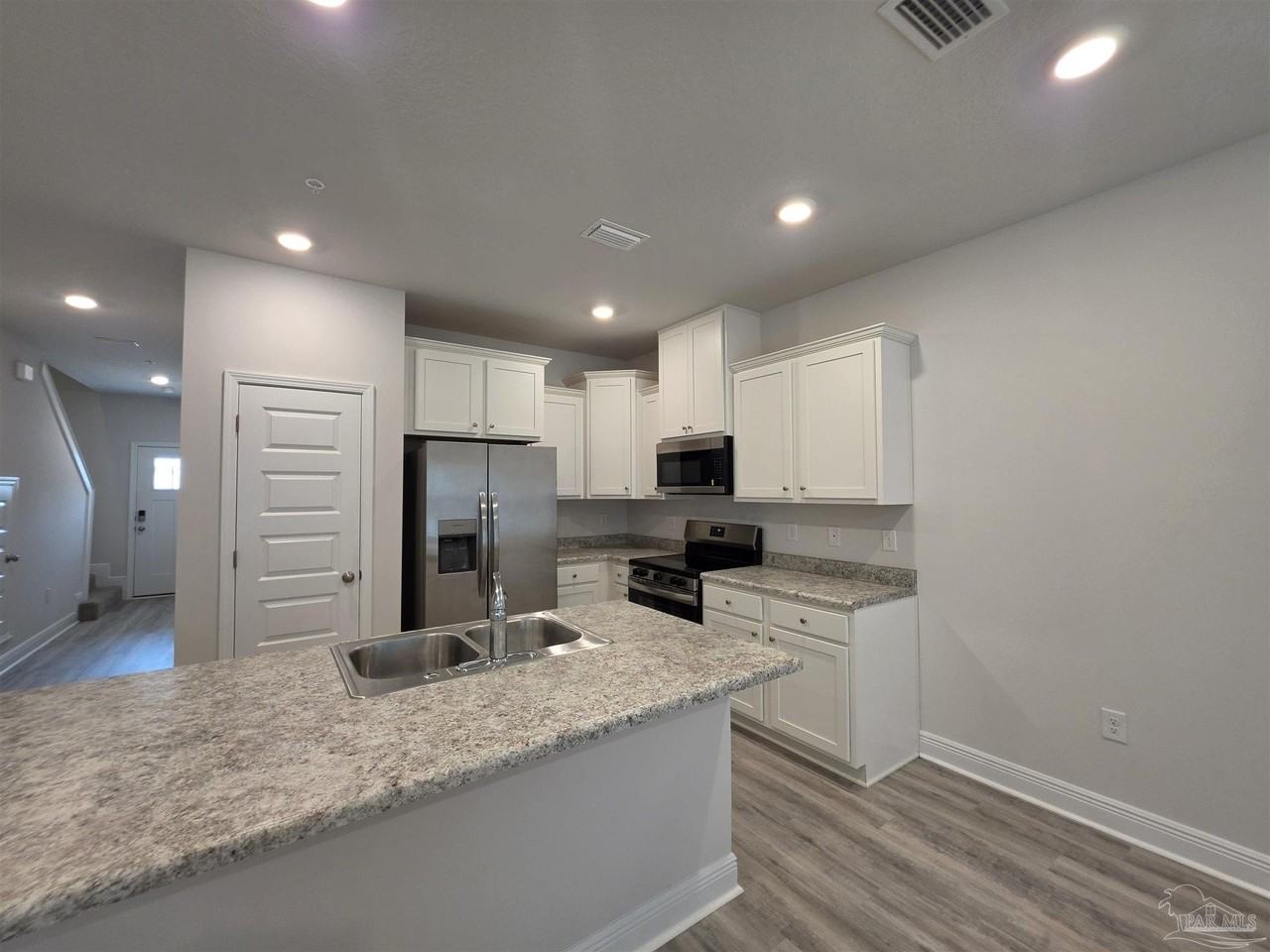 9011 Golden Eye Dr - Photo 4 of 23
