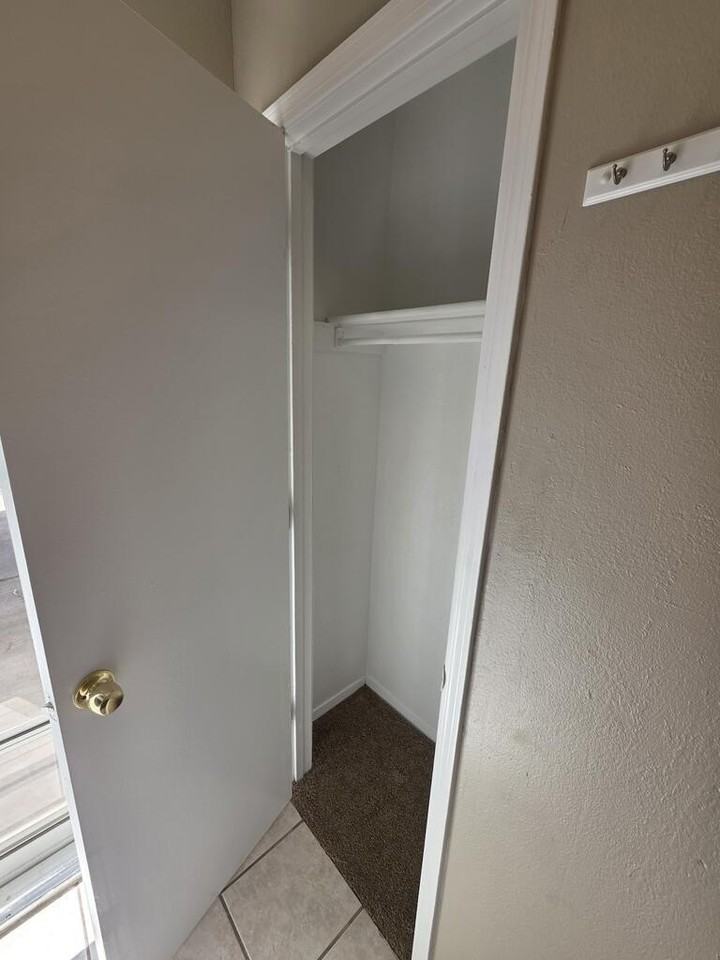 4412 Saint Andrews Dr #B - Photo 5 of 28