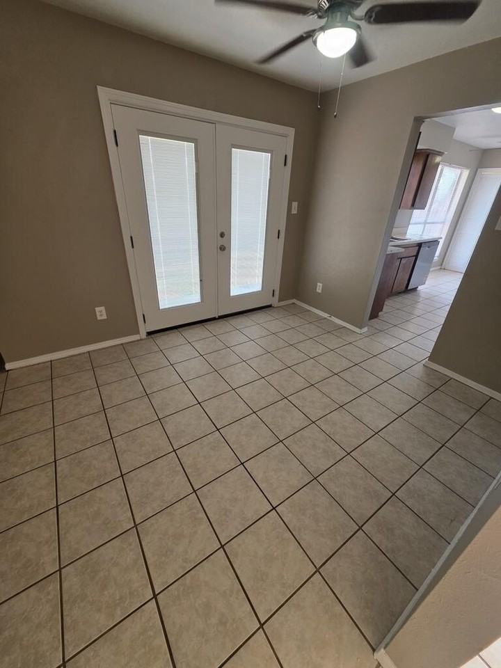 4412 Saint Andrews Dr #B - Photo 6 of 28