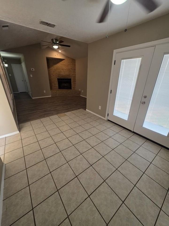 4412 Saint Andrews Dr #B - Photo 7 of 28