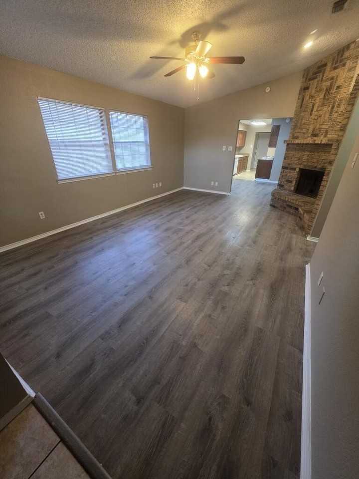 4422 Fairgate Dr - Photo 3 of 30