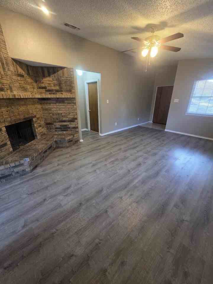 4422 Fairgate Dr - Photo 5 of 30