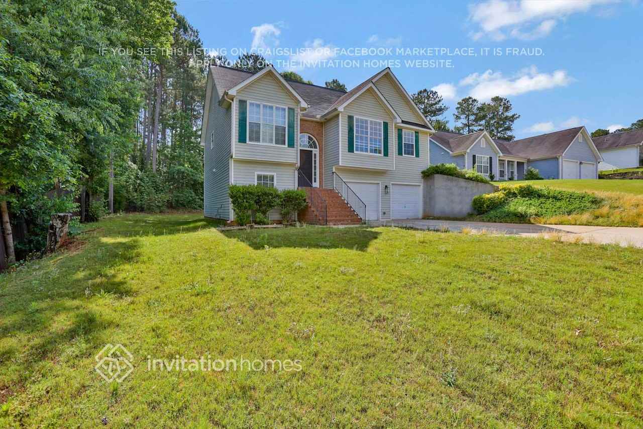 352 The Gables Dr - Photo 2 of 24