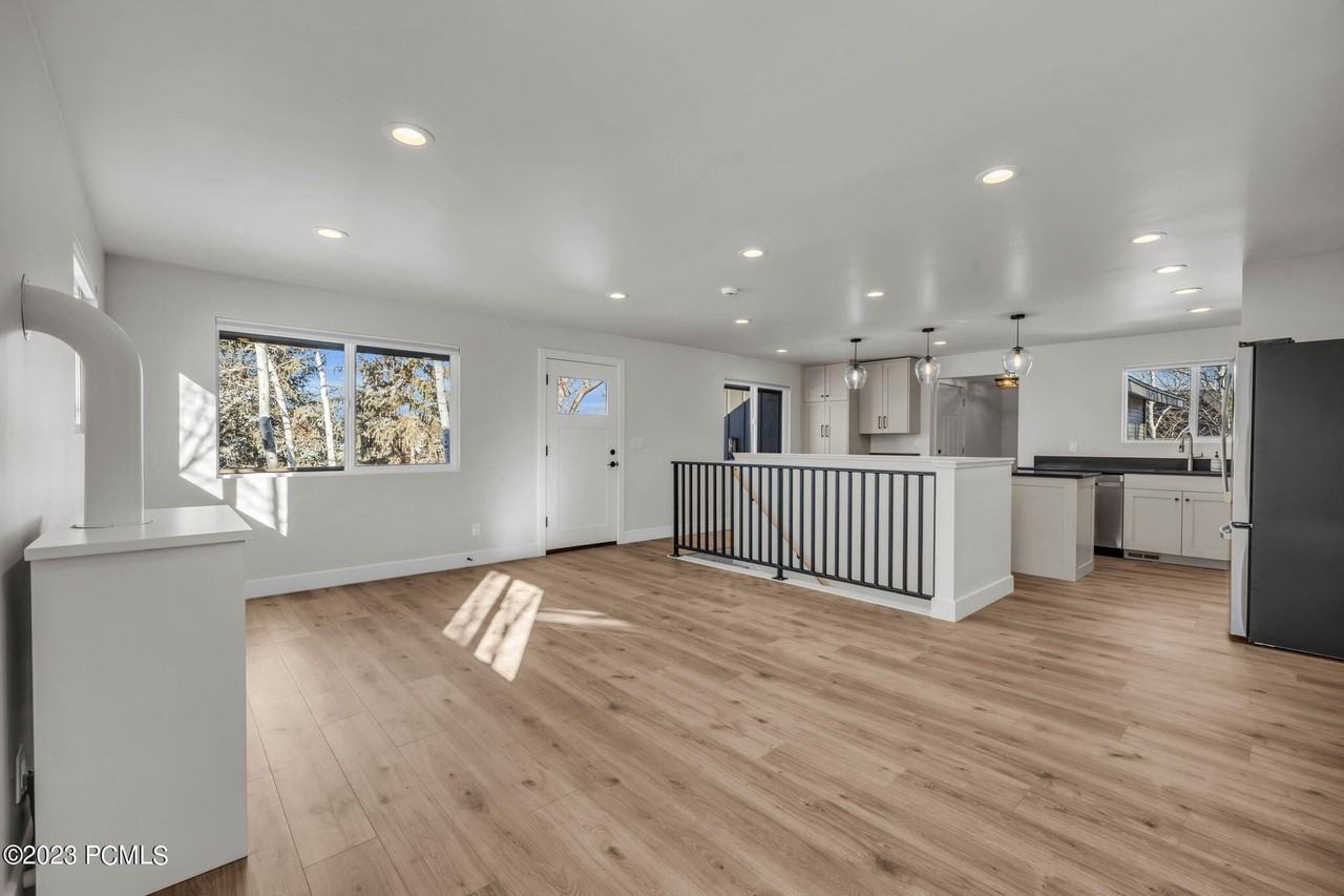 6236 N Countryside Cir - Photo 4 of 33