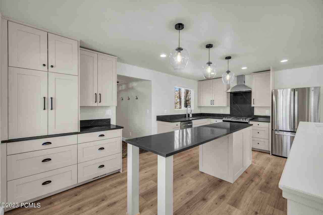 6236 N Countryside Cir - Photo 5 of 33