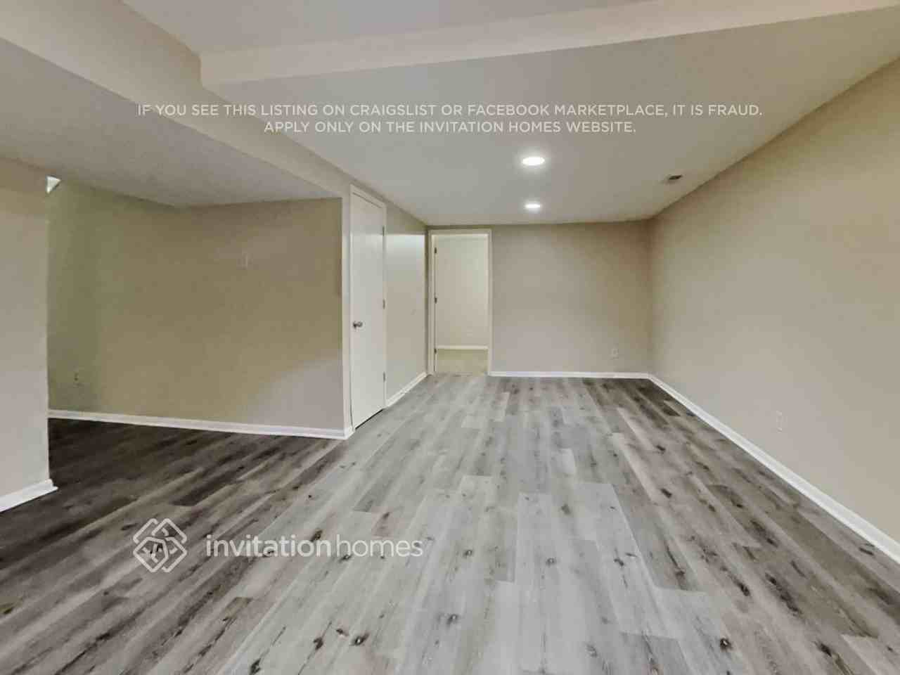 10273 Orleans Ln N - Photo 5 of 23