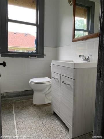 2286 W Philadelphia St - Photo 4 of 7