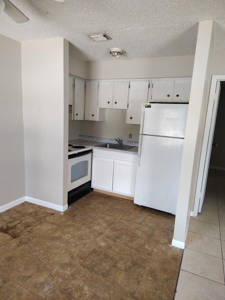 3656 Coconut Rd - Photo 6 of 11