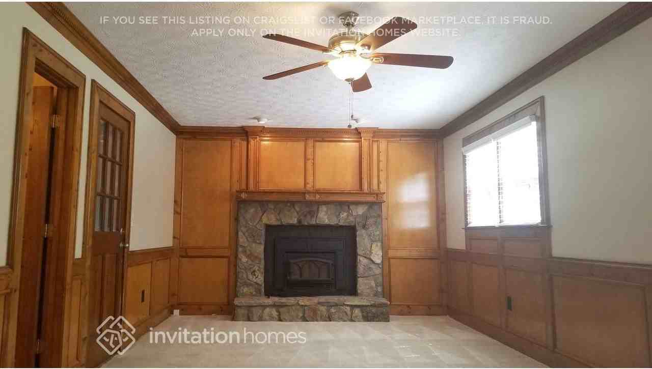 2944 Blankenship Loop Sw - Photo 2 of 11