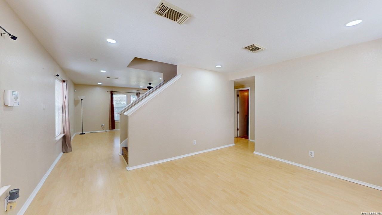 83 Viking Oak - Photo 3 of 26