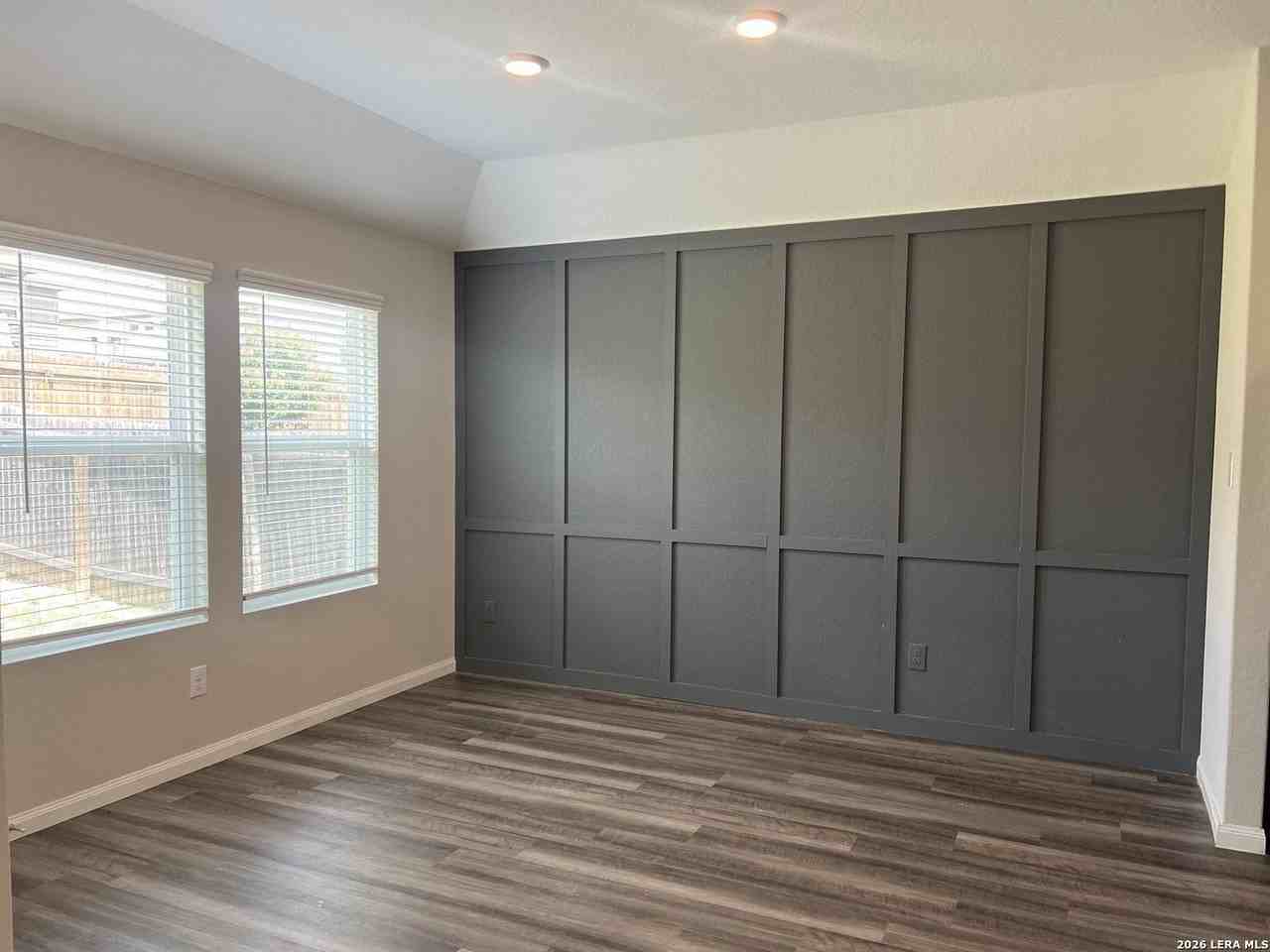 31657 Nimbus Dr - Photo 2 of 14