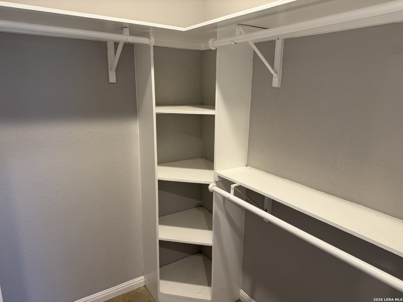 591 Burr Oak Ln - Photo 6 of 13