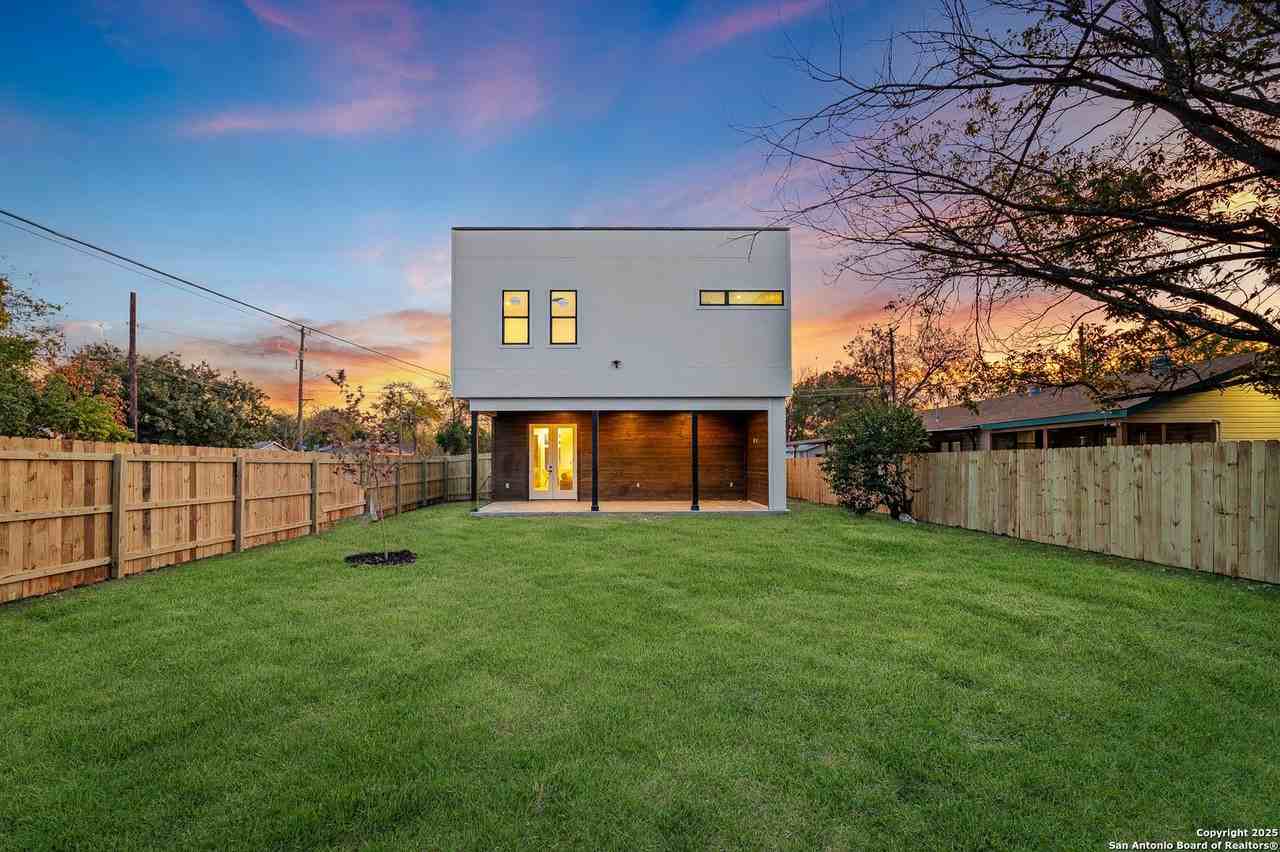 257 E Baylor - Photo 5 of 50