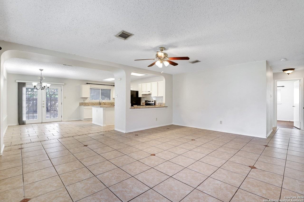 9535 Andrew Pt - Photo 4 of 25