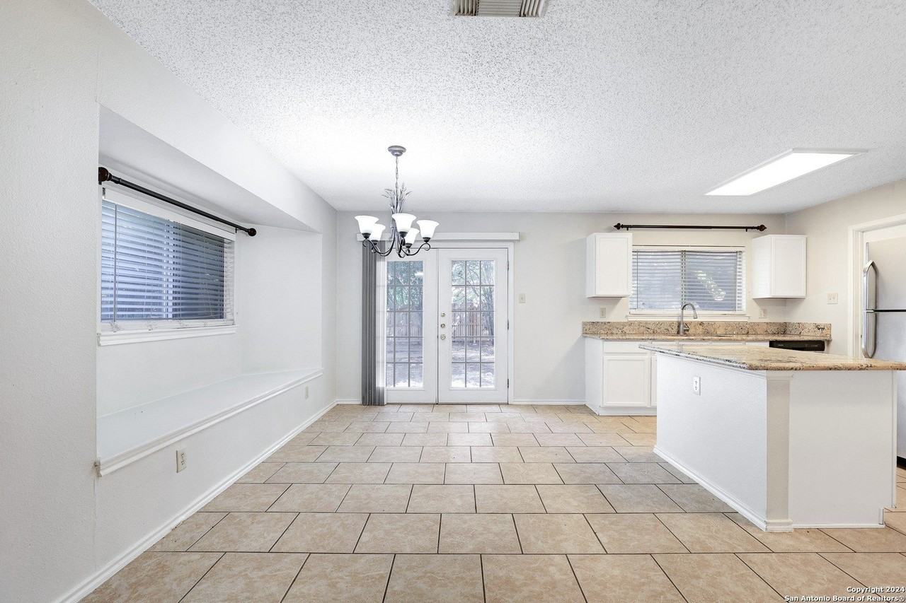 9535 Andrew Pt - Photo 7 of 25