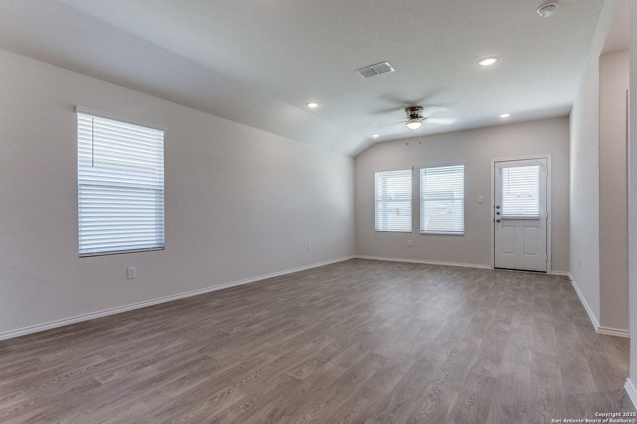 1714 Kolbe Trl - Photo 6 of 25