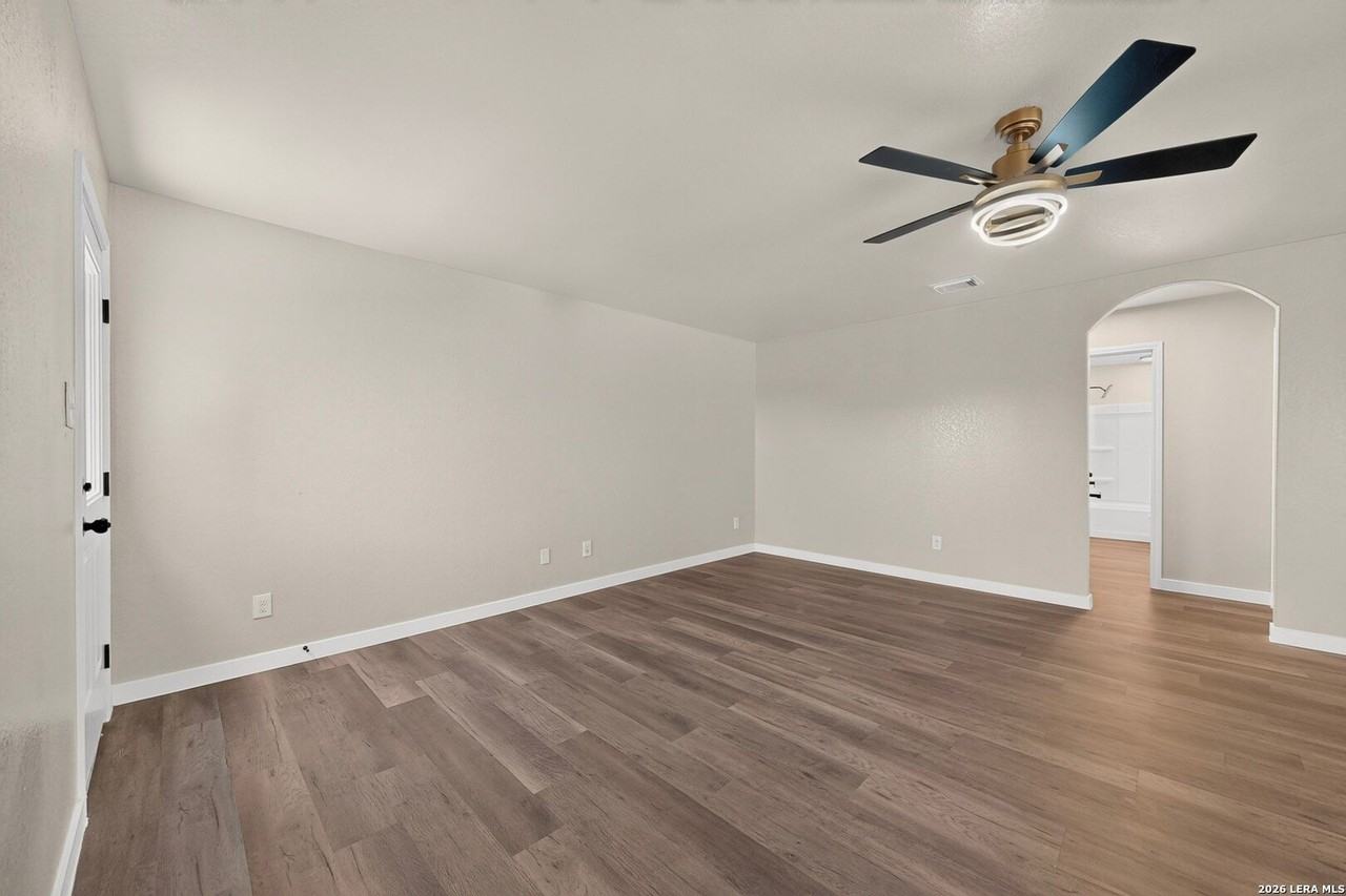 15018 Silver Tree Cv - Photo 7 of 35