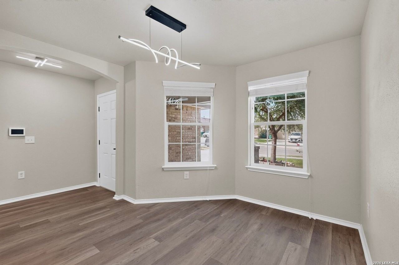 735 Pelican Pt - Photo 5 of 38