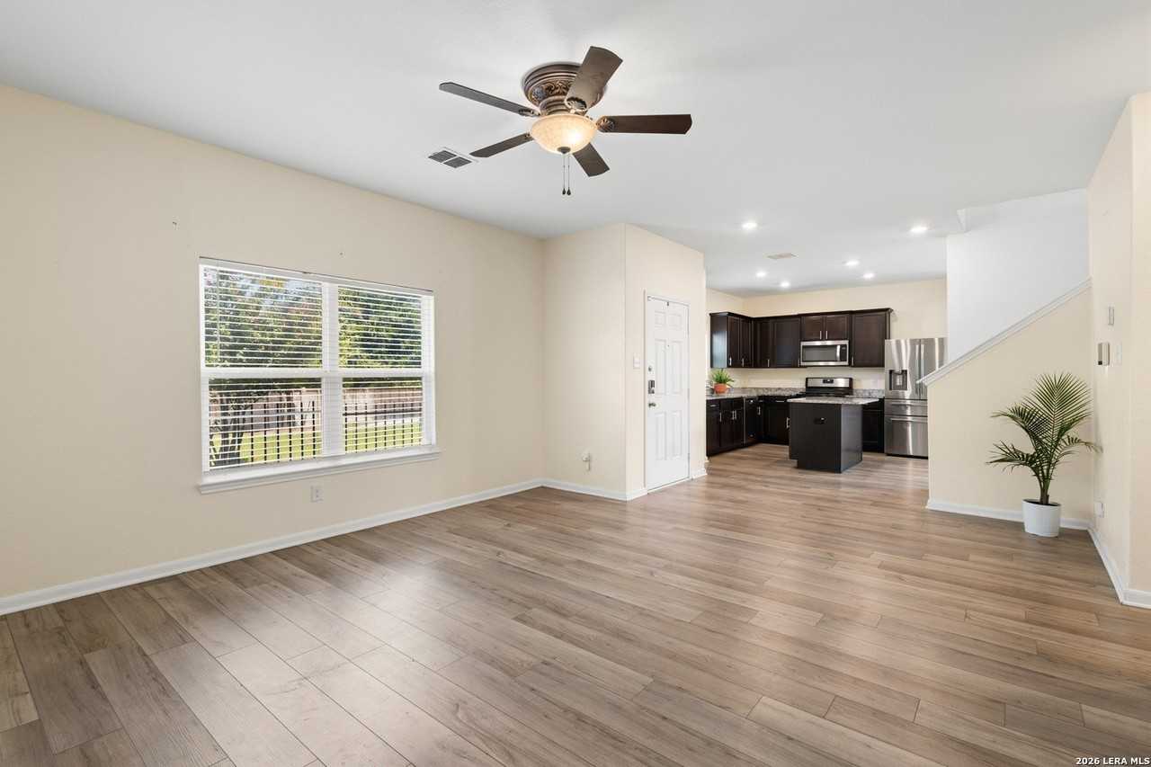 10806 Quinn Ct - Photo 3 of 24
