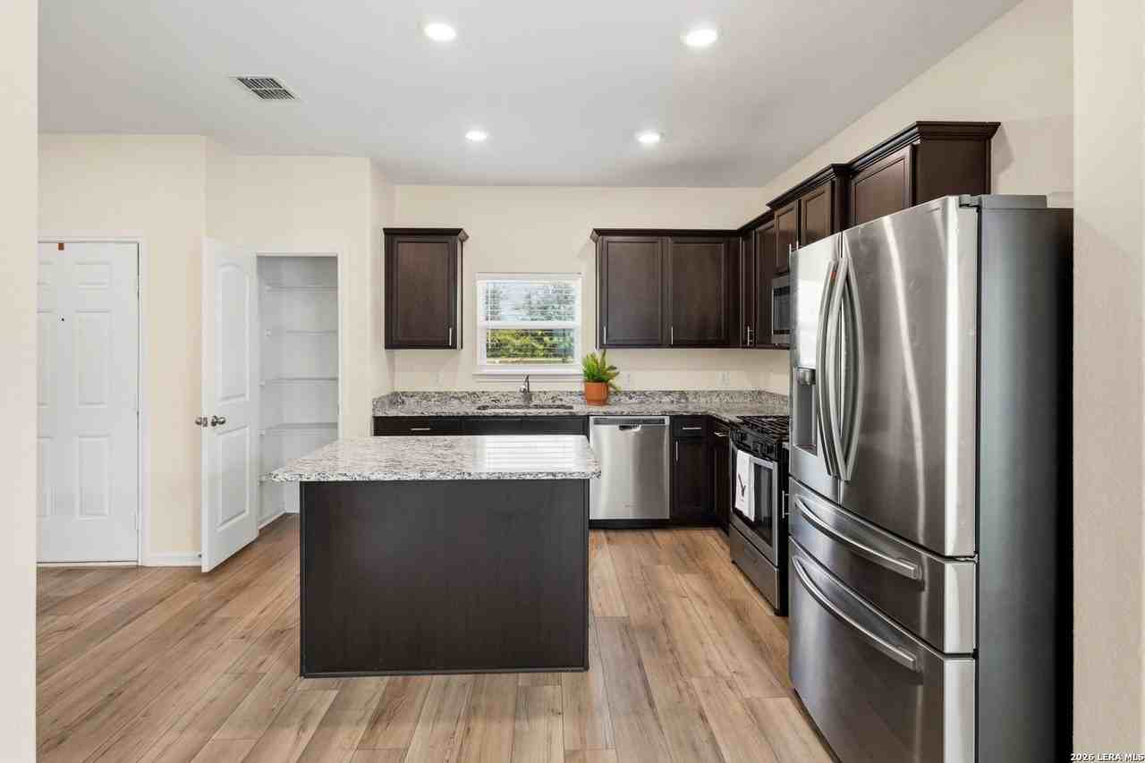 10806 Quinn Ct - Photo 4 of 24