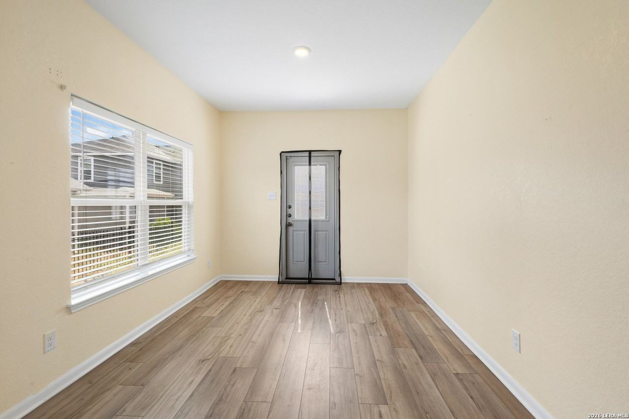 10806 Quinn Ct - Photo 5 of 24