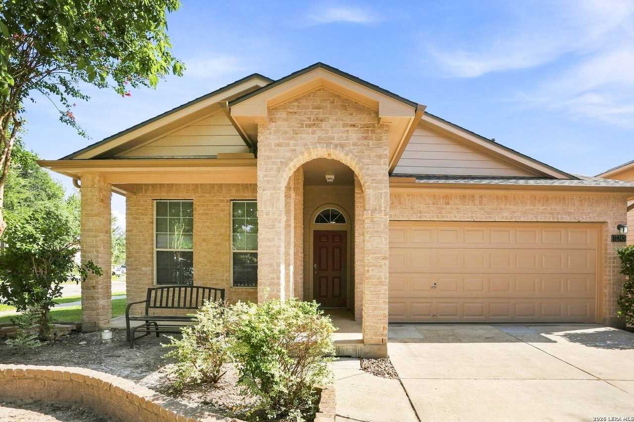 12243 Eden Ml - Photo 2 of 30