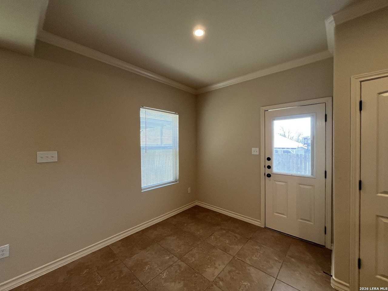 7010 Lakeview Dr #101 - Photo 7 of 21