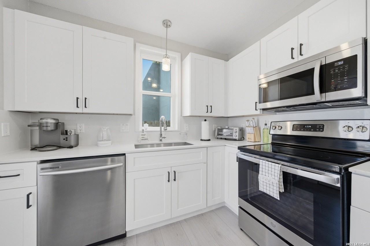 2819 S Pine St - Photo 5 of 13
