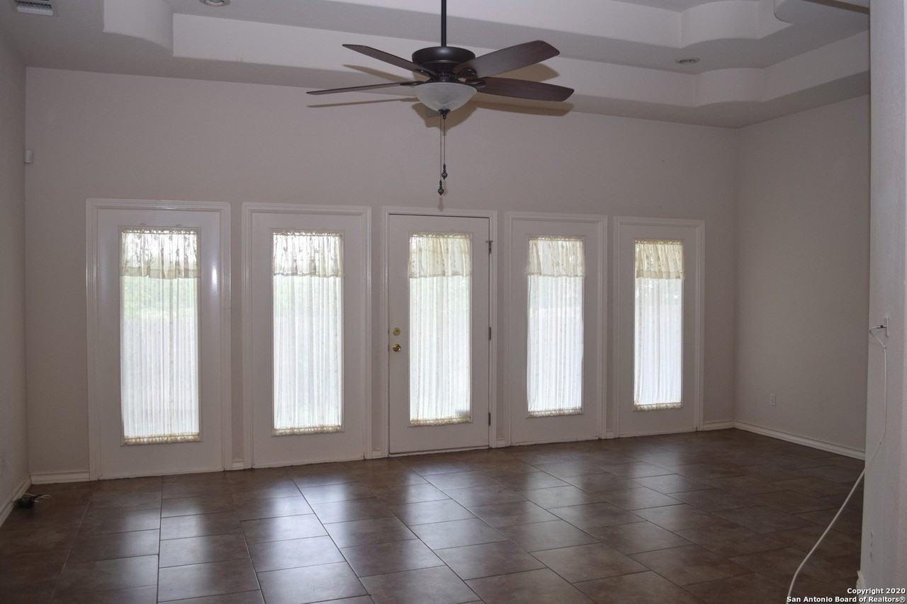 2530 Marilyn Kay St - Photo 2 of 9