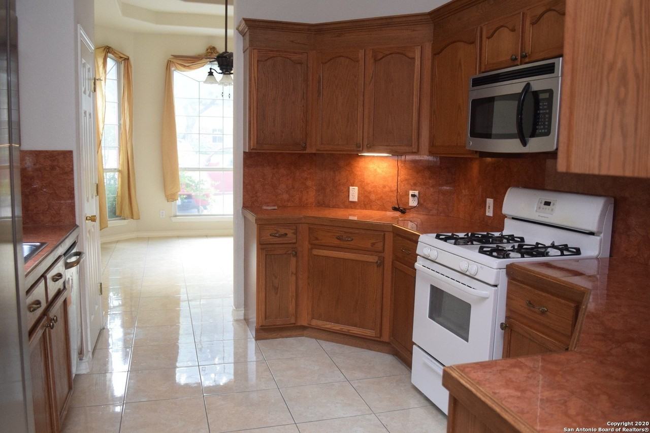 2530 Marilyn Kay St - Photo 4 of 9