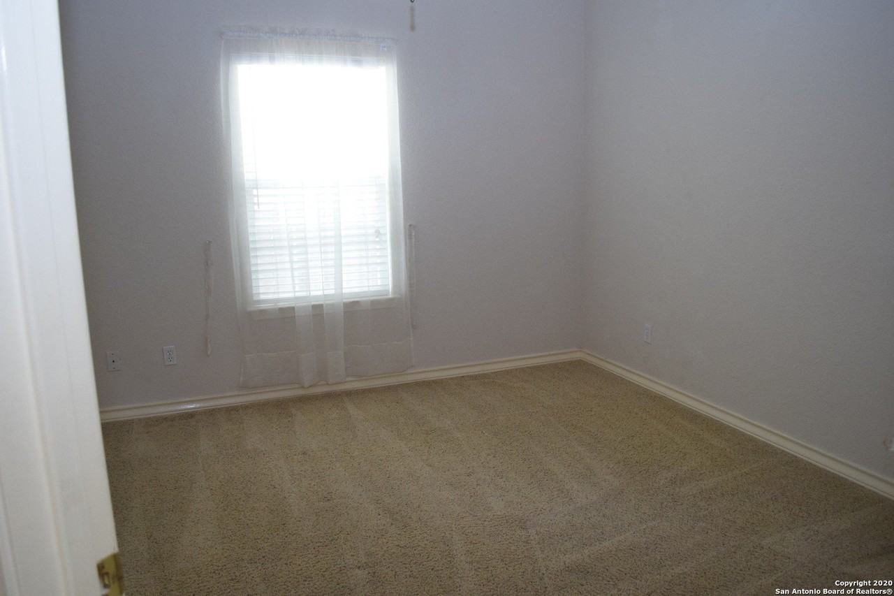 2530 Marilyn Kay St - Photo 6 of 9