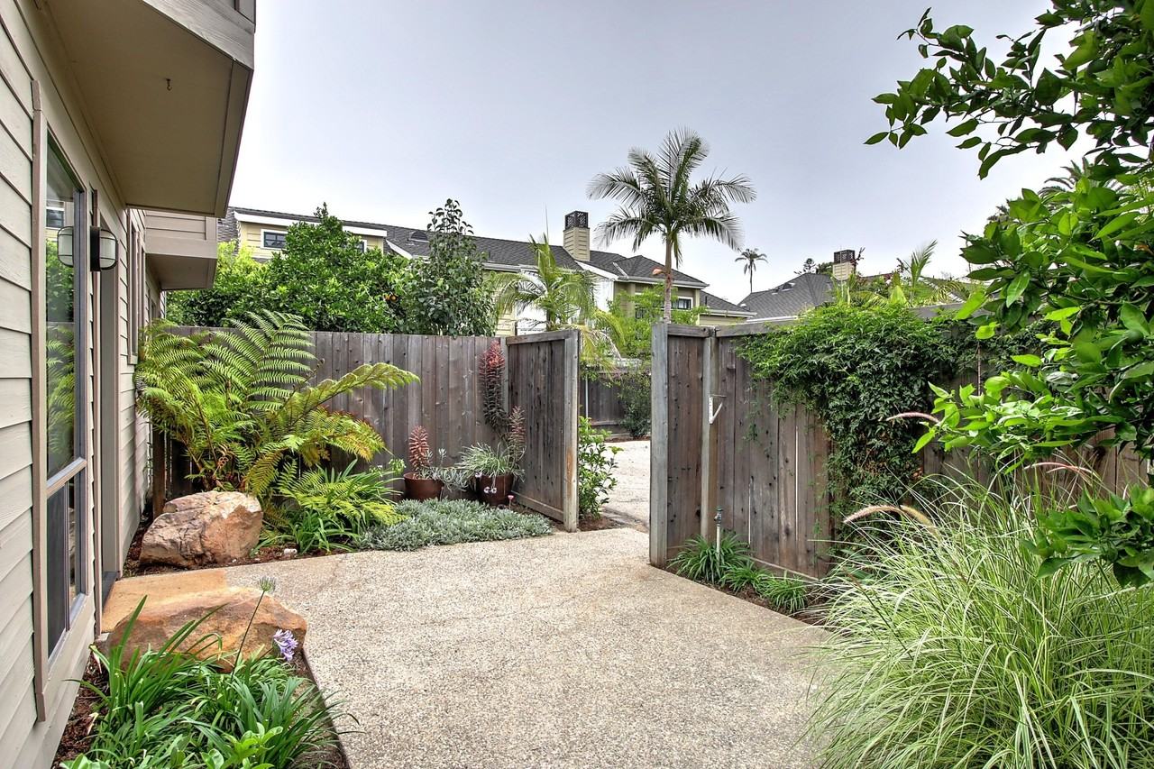 1624 Bath St #B - Photo 4 of 18