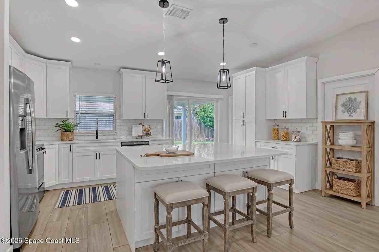 580 Pine Tree Dr - Photo 5 of 31
