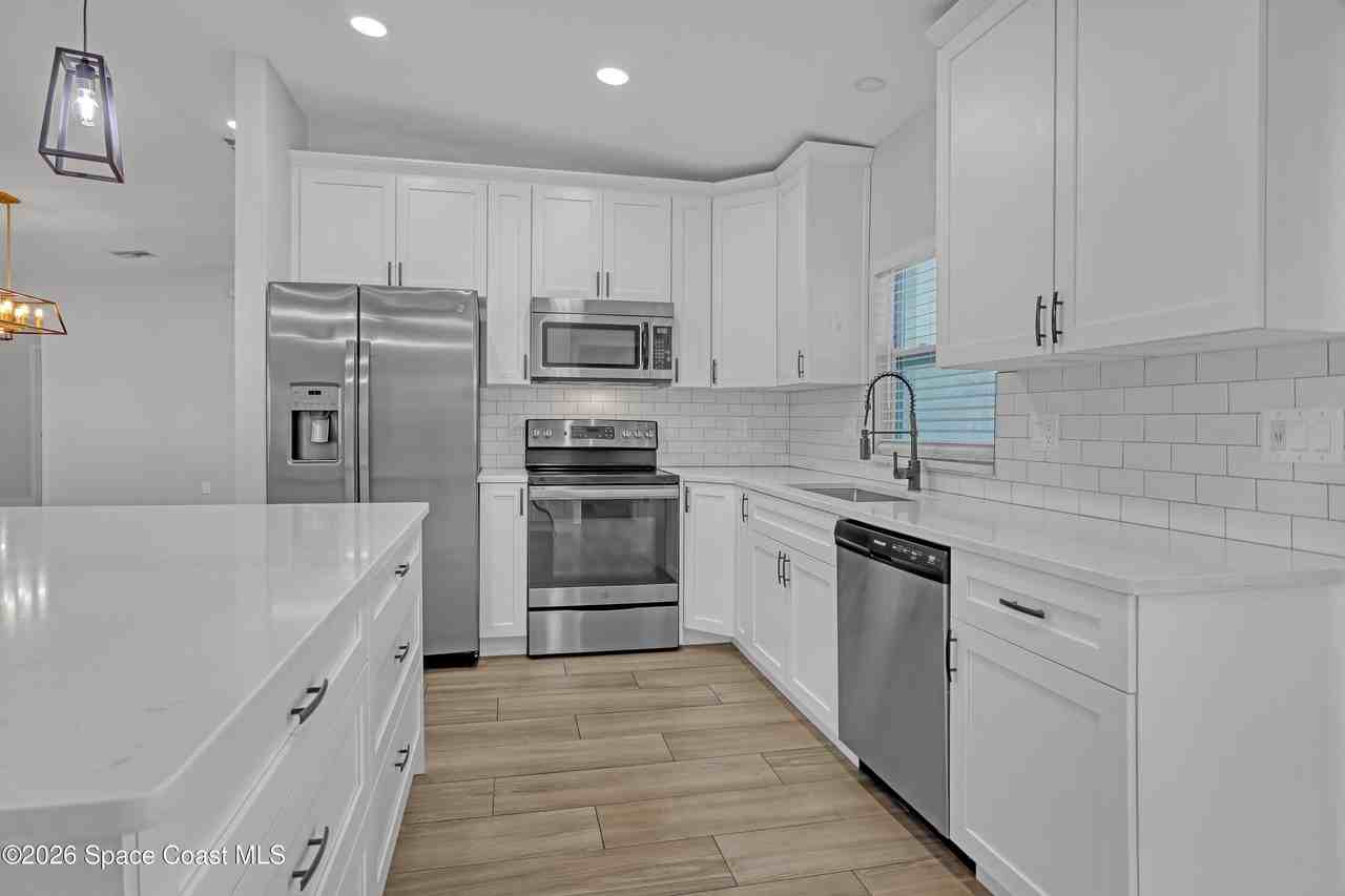 580 Pine Tree Dr - Photo 7 of 31
