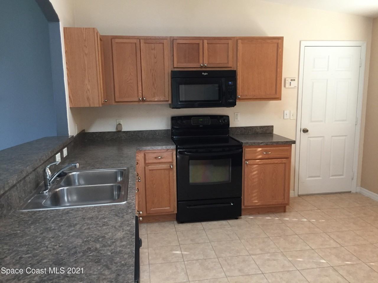 1034 Glencove Ave Nw - Photo 2 of 16