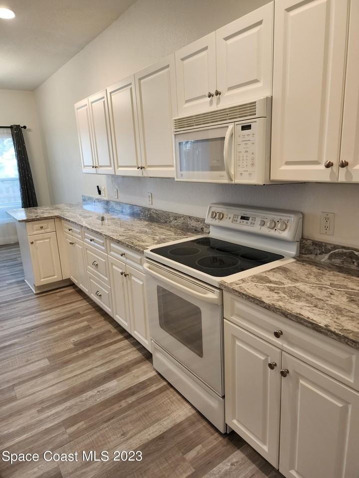 7958 Evelyn Ct - Photo 4 of 26