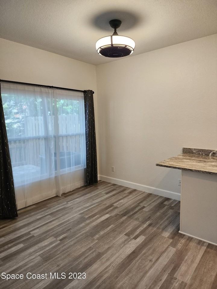 7958 Evelyn Ct - Photo 6 of 26
