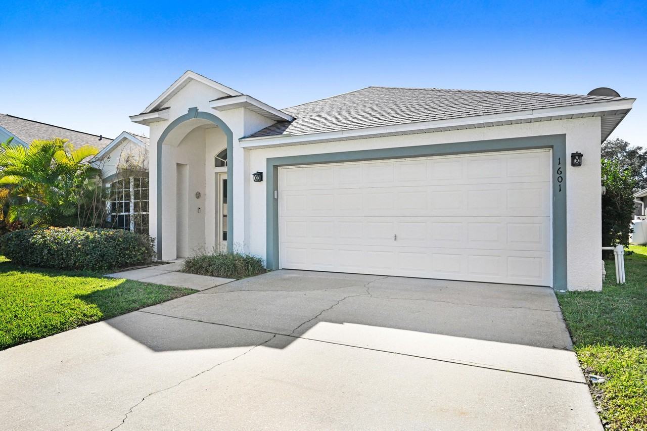 1601 Wekiva Dr - Photo 2 of 31