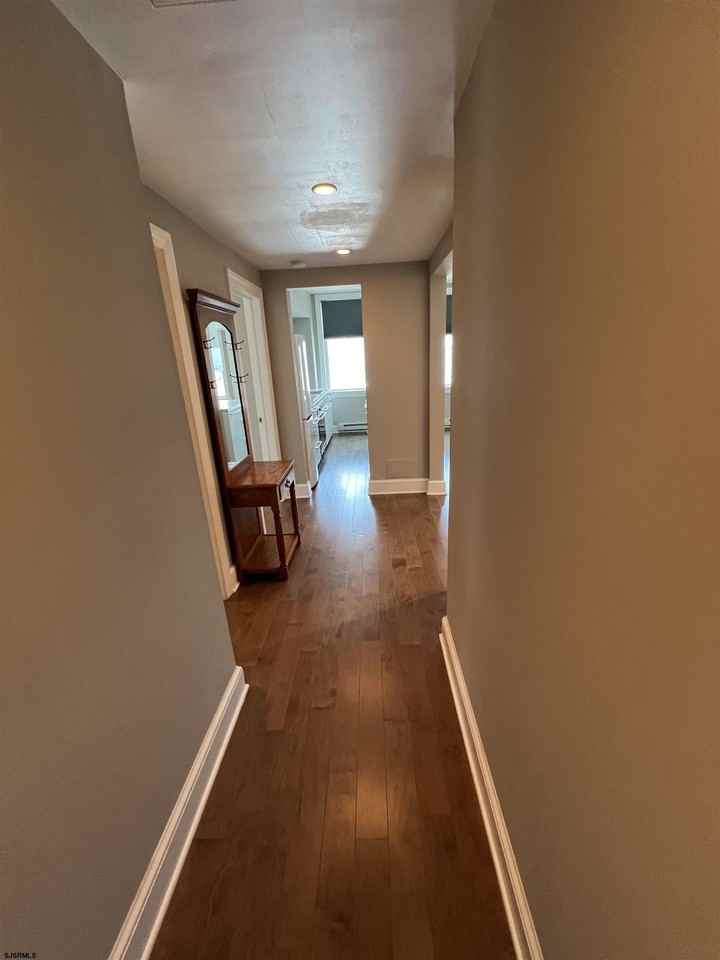 112 S Oxford Ave #403 - Photo 6 of 17