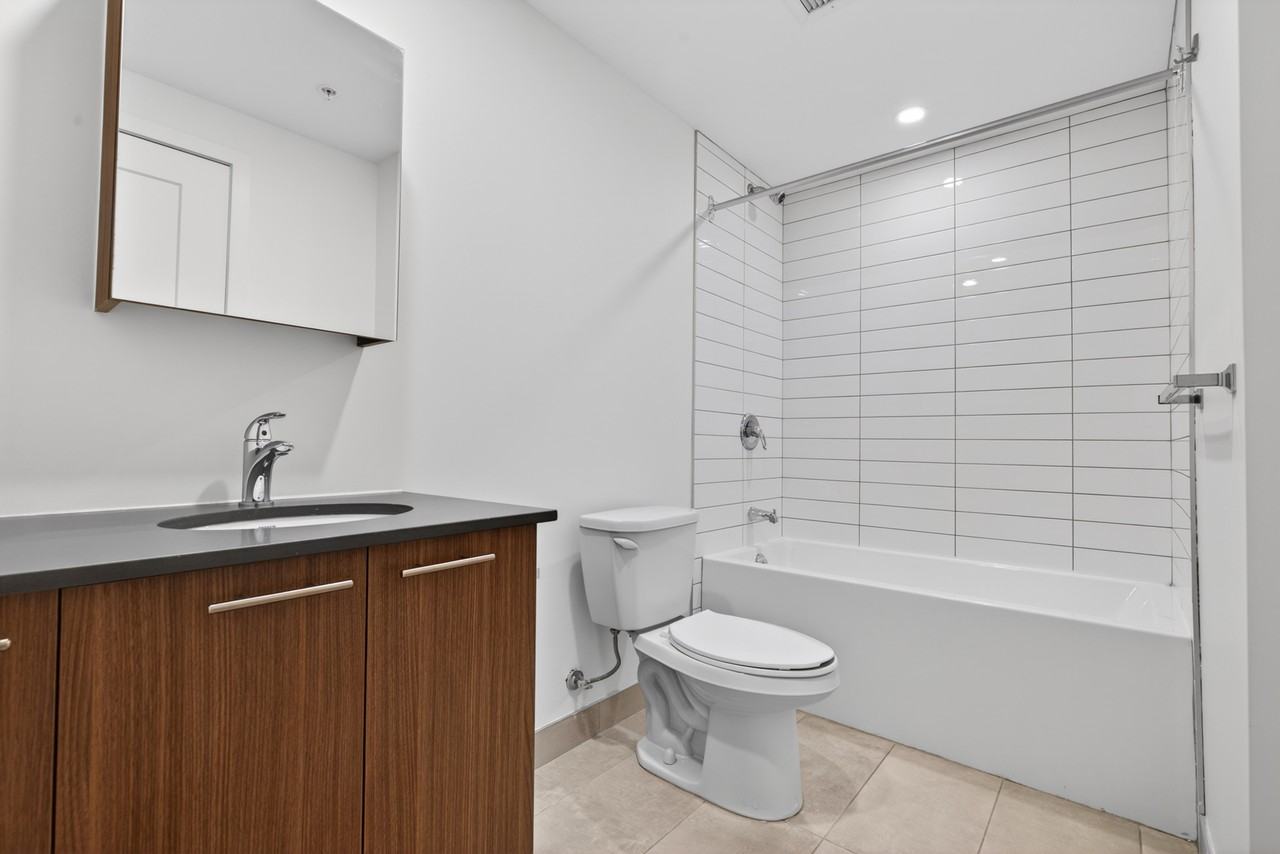 Le Sherbrook Est - Photo 2 of 15