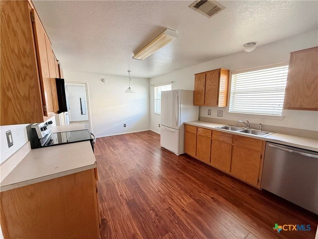 4504 Aspen Dr - Photo 4 of 23
