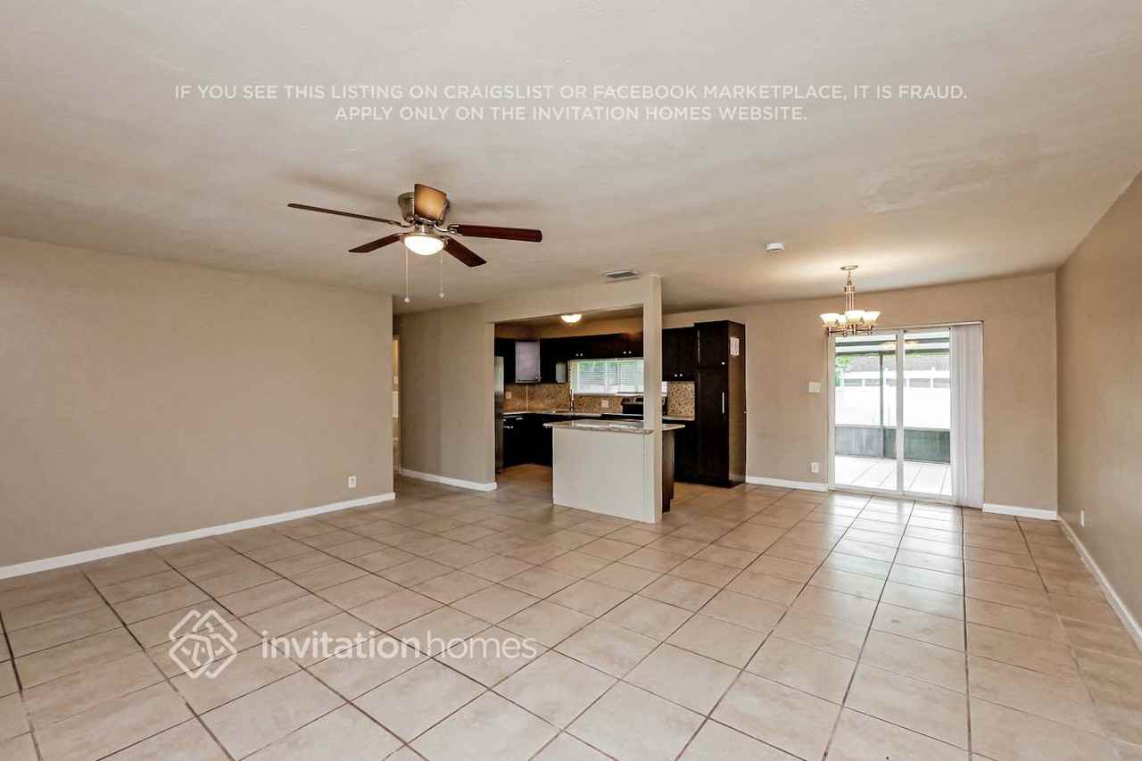 940 Se 5th St - Photo 4 of 17