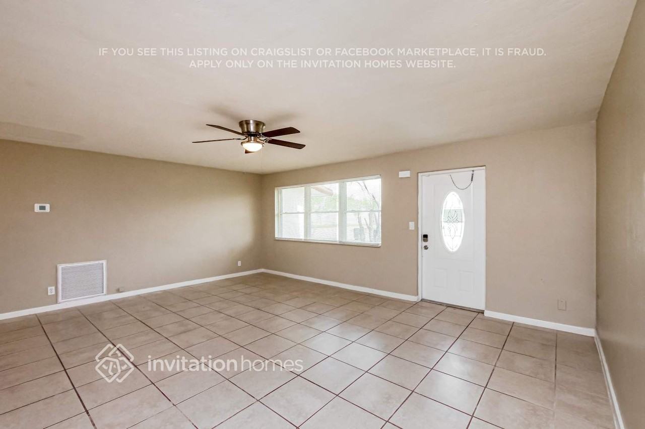 940 Se 5th St - Photo 5 of 17