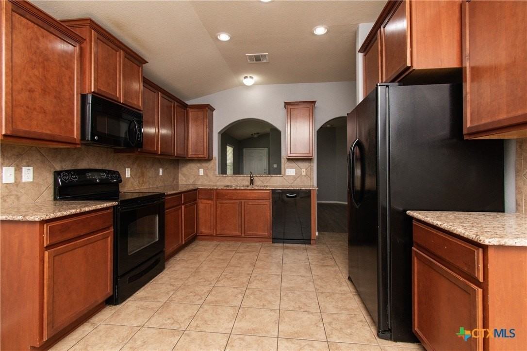 9516 Fratelli Ct - Photo 6 of 19