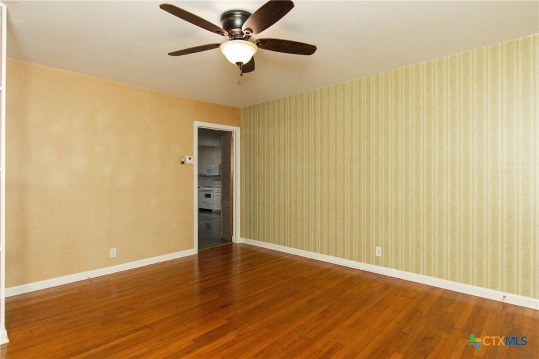 4510 Russell Dr - Photo 3 of 20