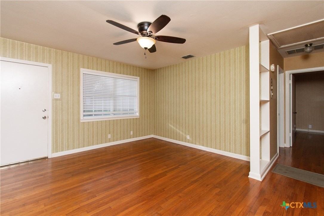 4510 Russell Dr - Photo 4 of 20