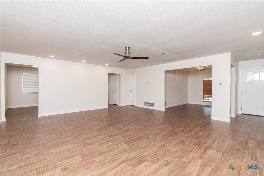 304 Timber Ridge Dr - Photo 2 of 25