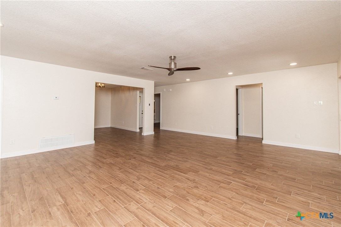 304 Timber Ridge Dr - Photo 3 of 25