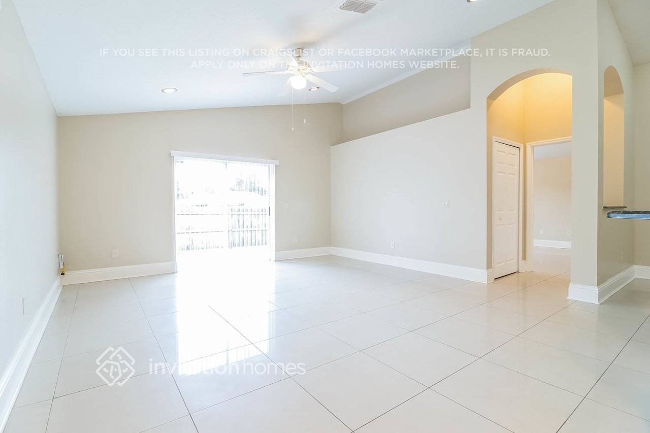 7918 Hidden Hollow Dr - Photo 4 of 21