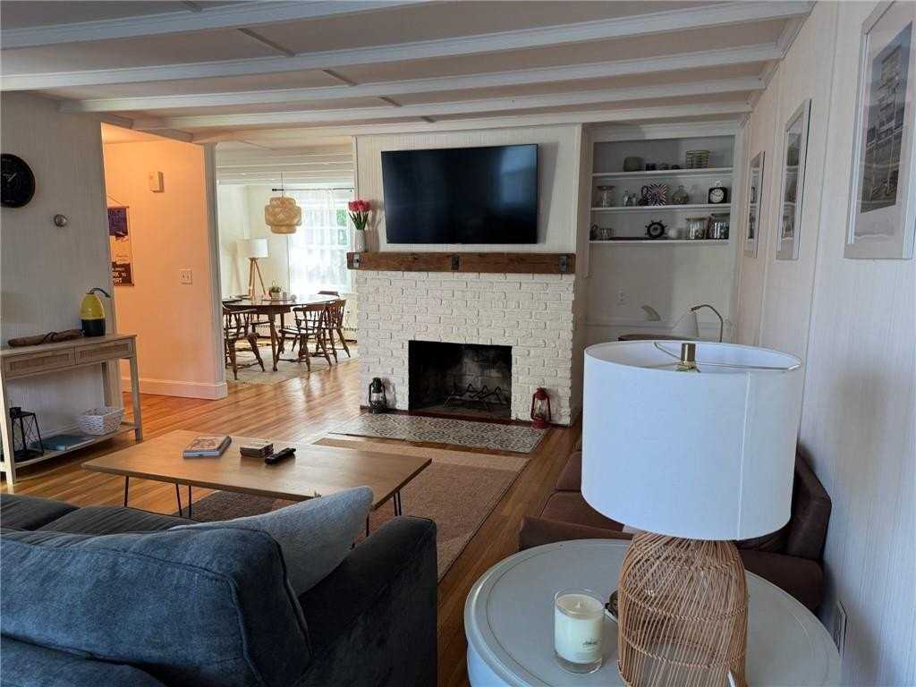 41 Dudley Ave - Photo 4 of 34